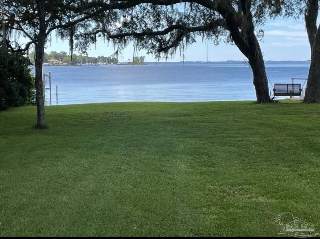 4156 Beach Dr, Niceville
