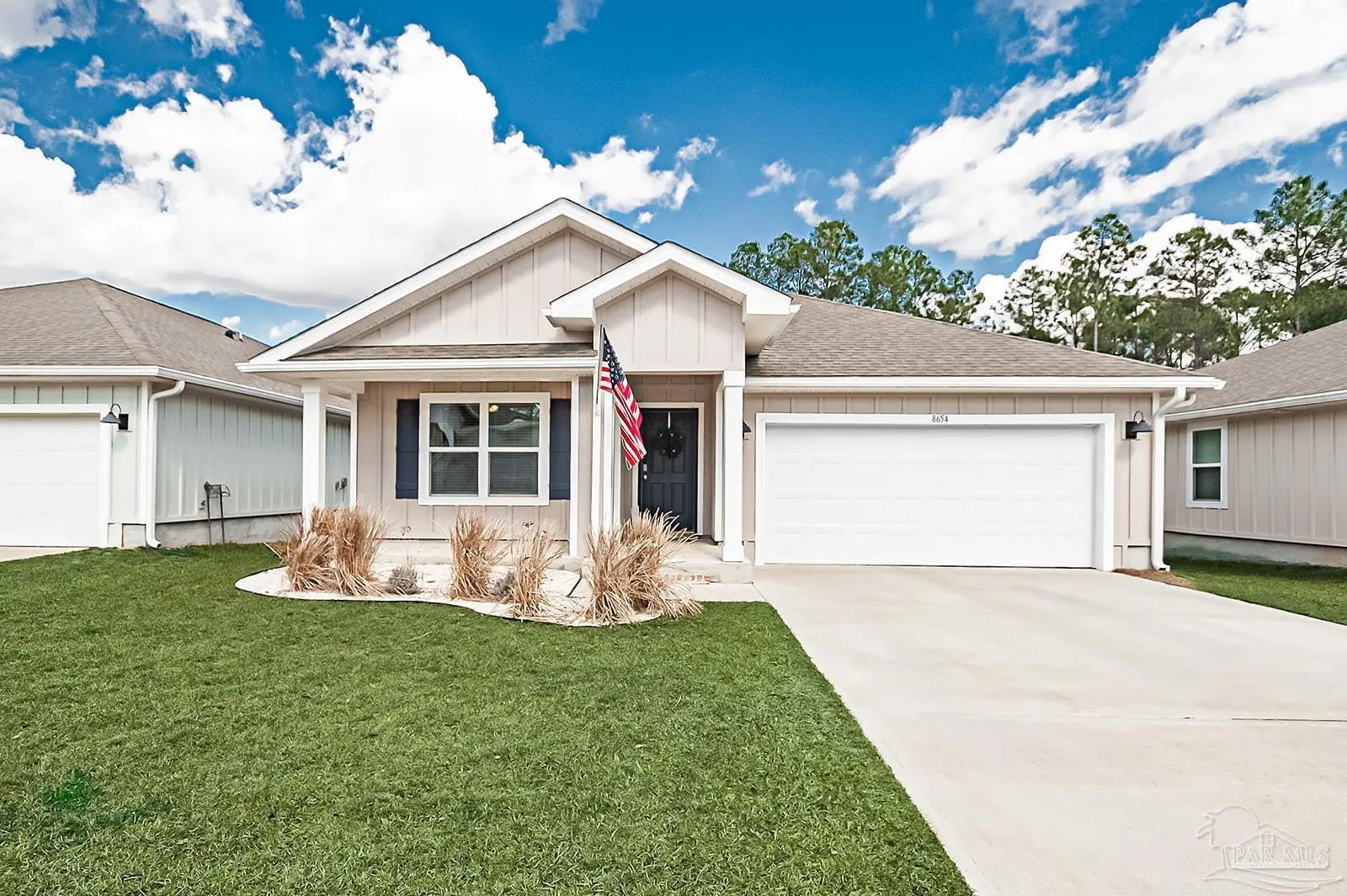 Photo of Listing #677802