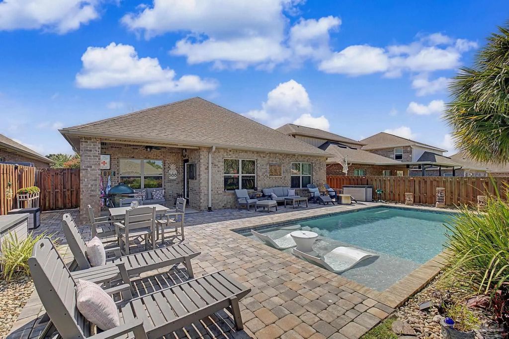 1693 Waterford Sound Blvd, Gulf Breeze