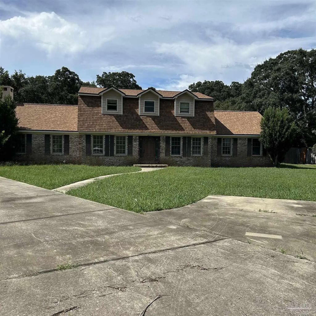 817 Bay Cliffs Rd, Gulf Breeze