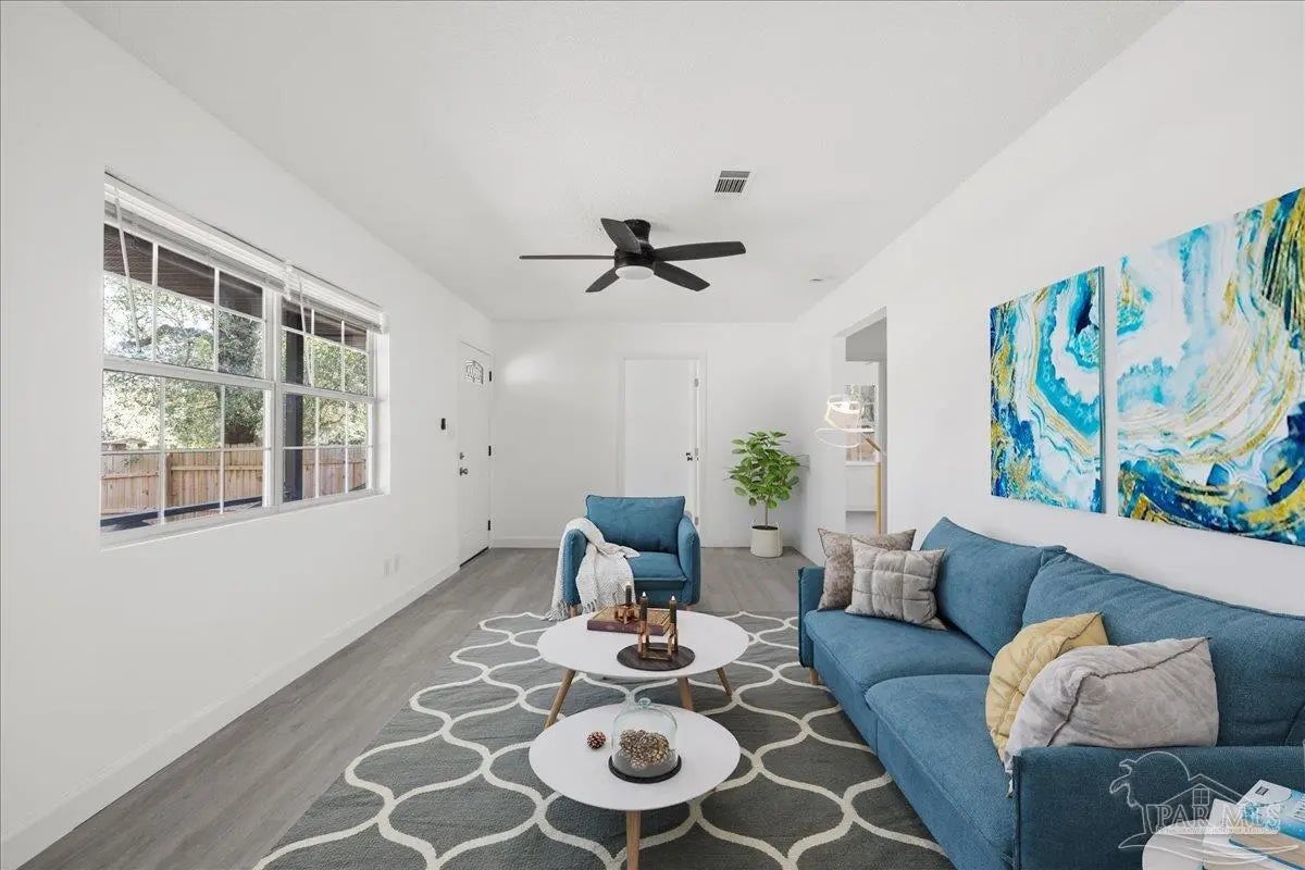 Photo of Listing #679414