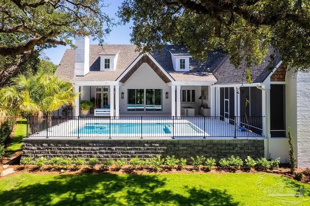 1815 N 11th Ave, Pensacola