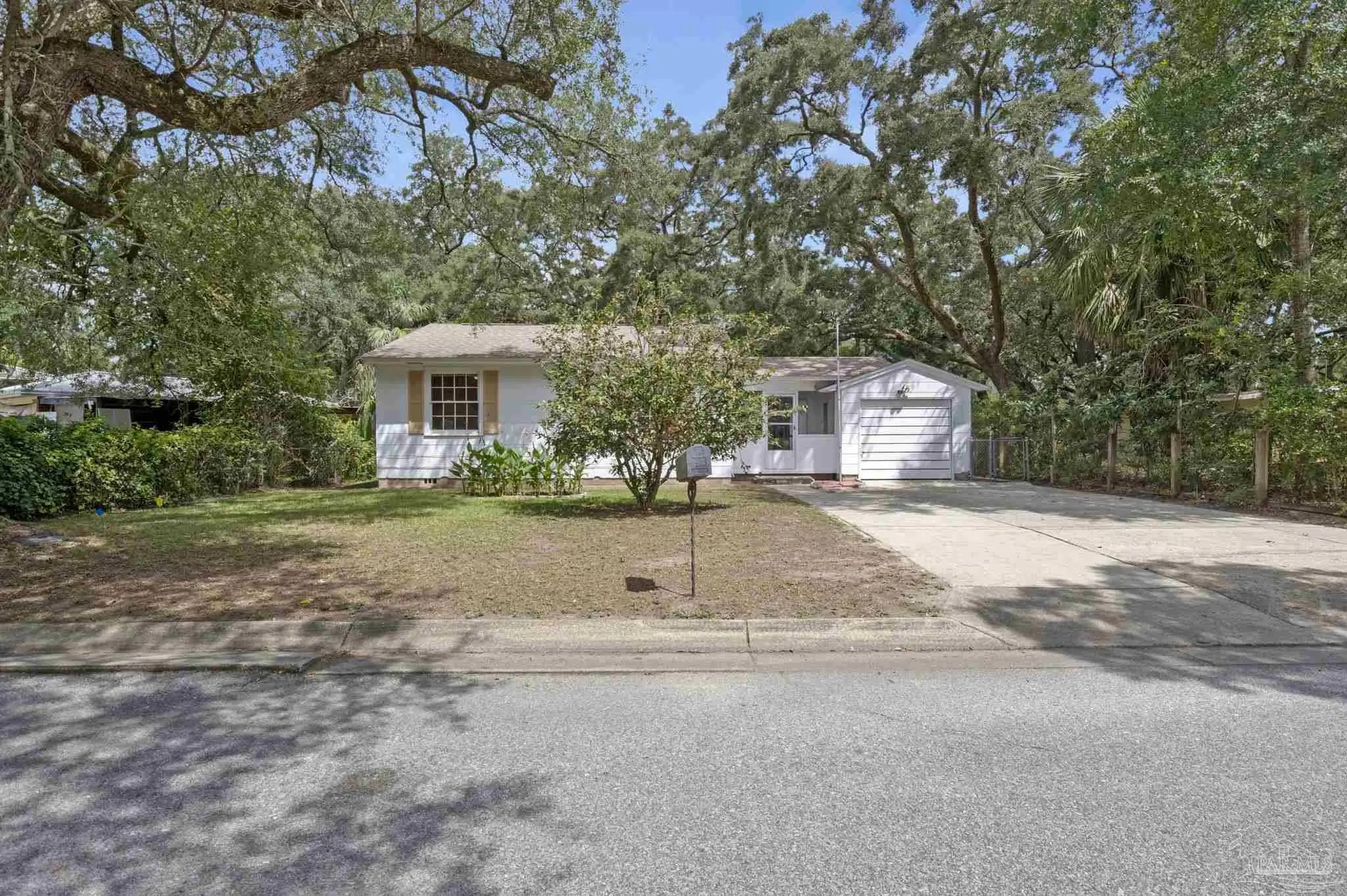 Photo of Listing #688409