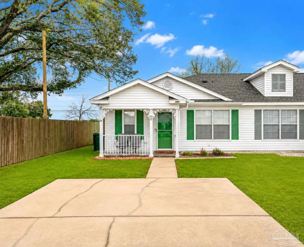 300 Loveland Cir, Pensacola