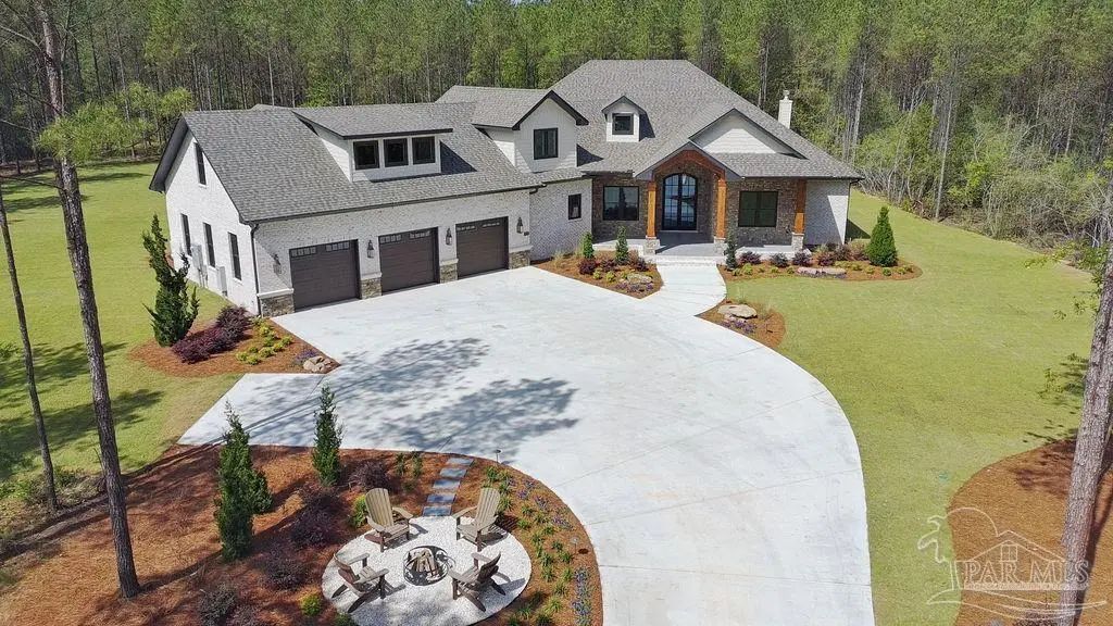 9325 Naturewalk Dr, Jay