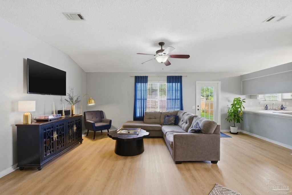 712 Thornwood Pl, Pensacola