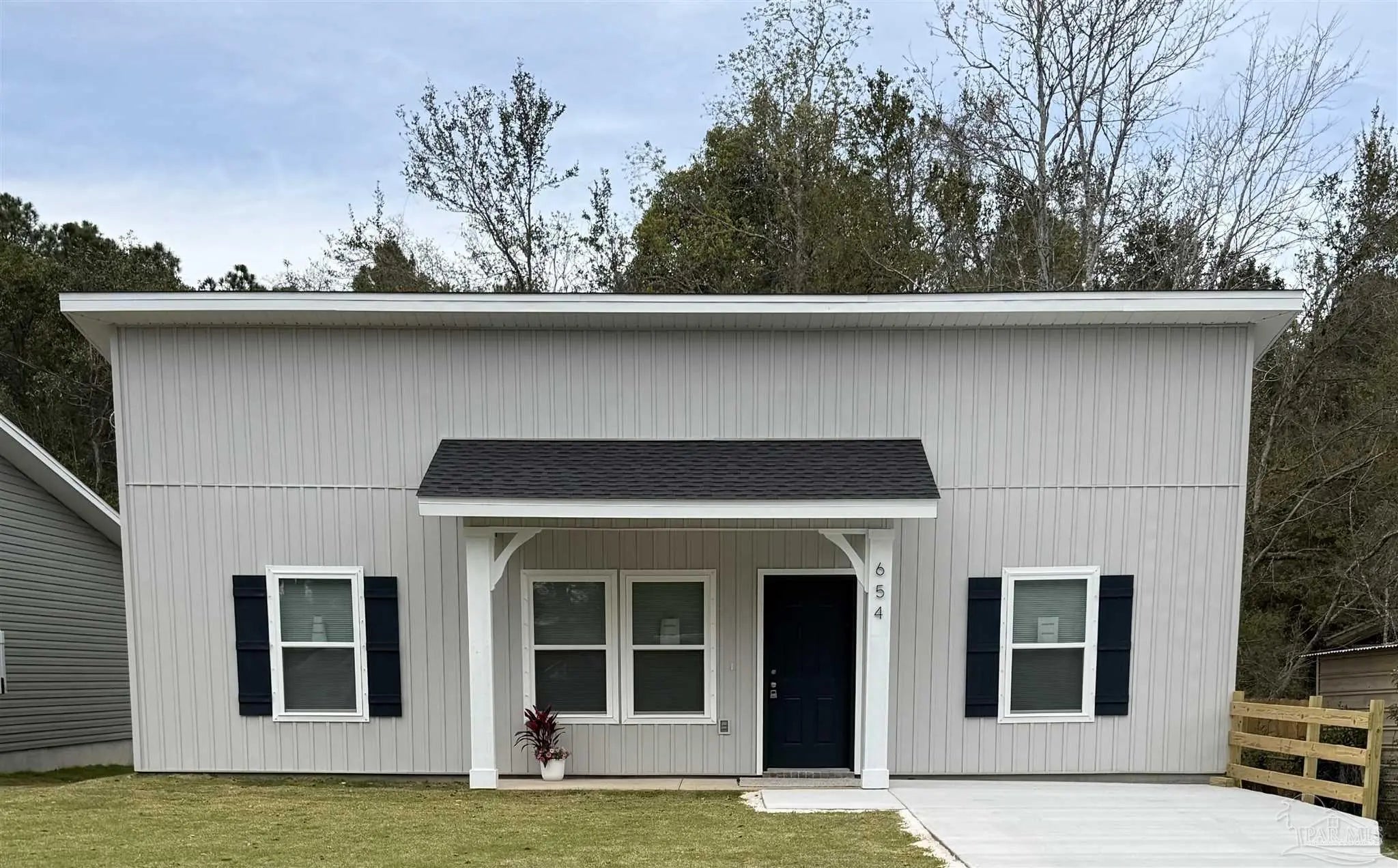 Photo of Listing #678946