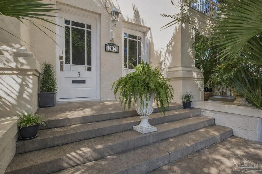 208 W Strong St #1-4, Pensacola