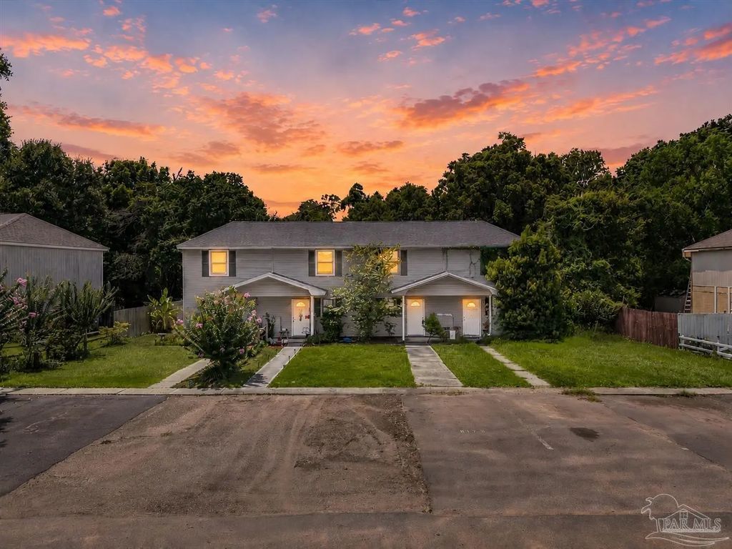 8175 Stonebrook Dr, Pensacola