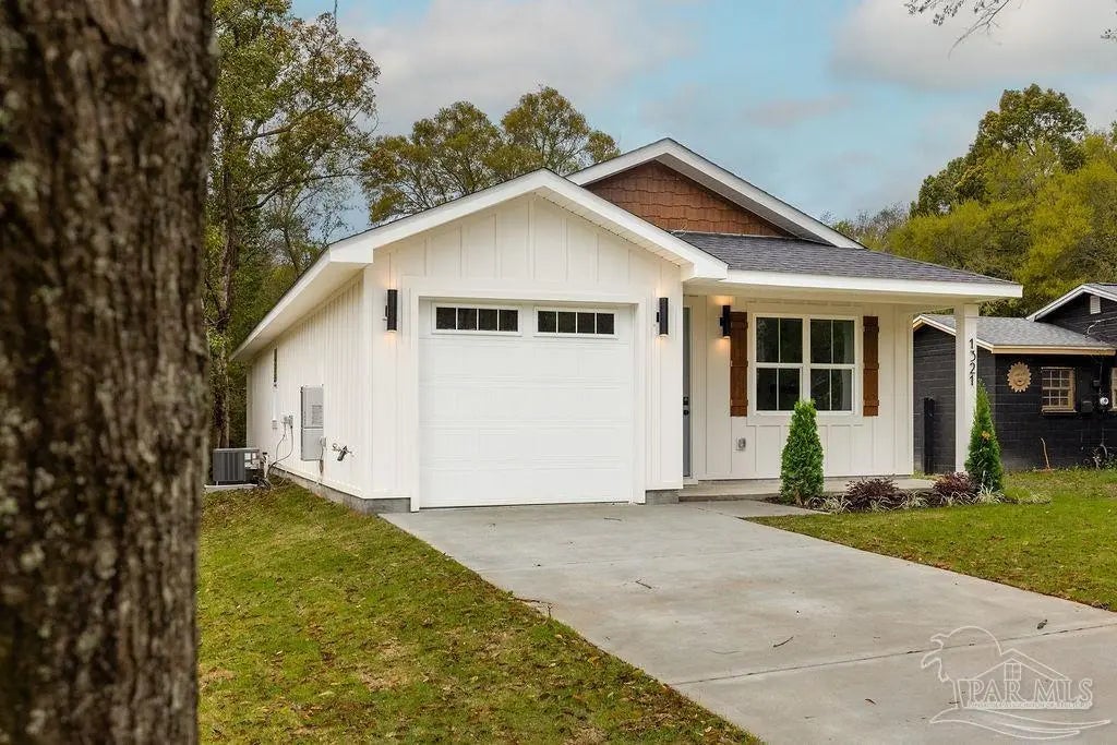 Photo of Listing #677795