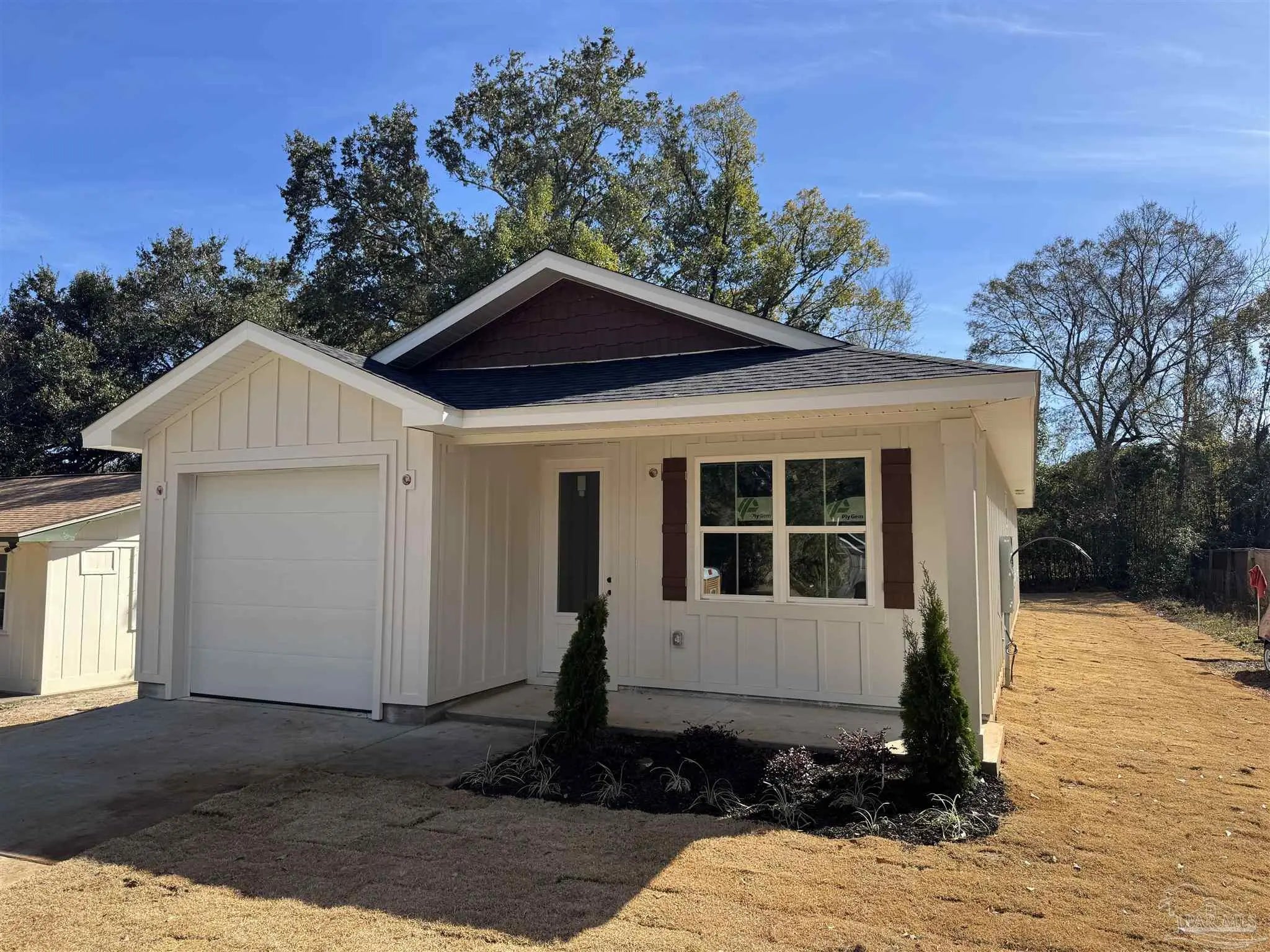 Photo of Listing #677795