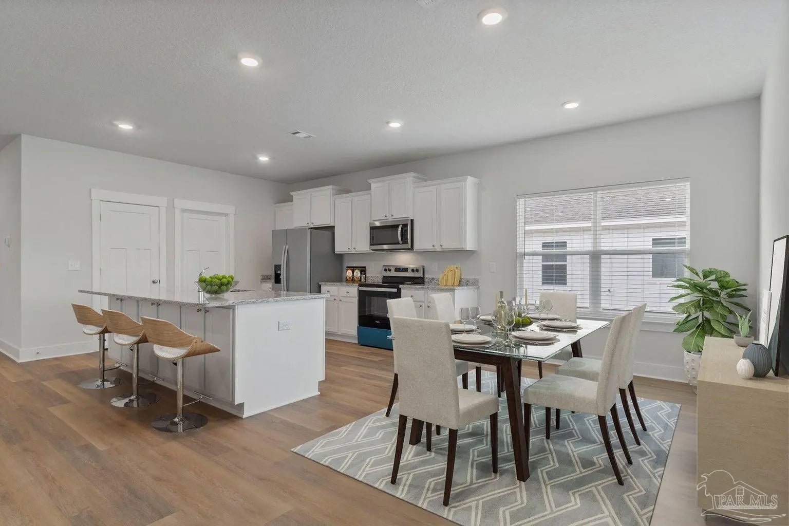 Photo of Listing #676019