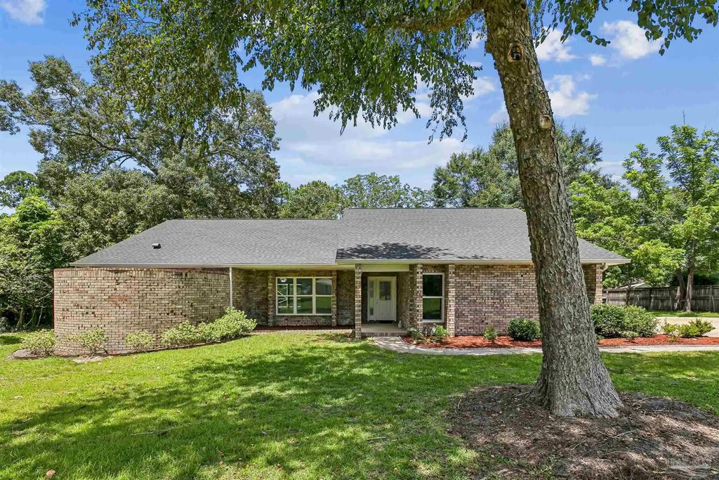 3049 Creekwood Dr, Cantonment