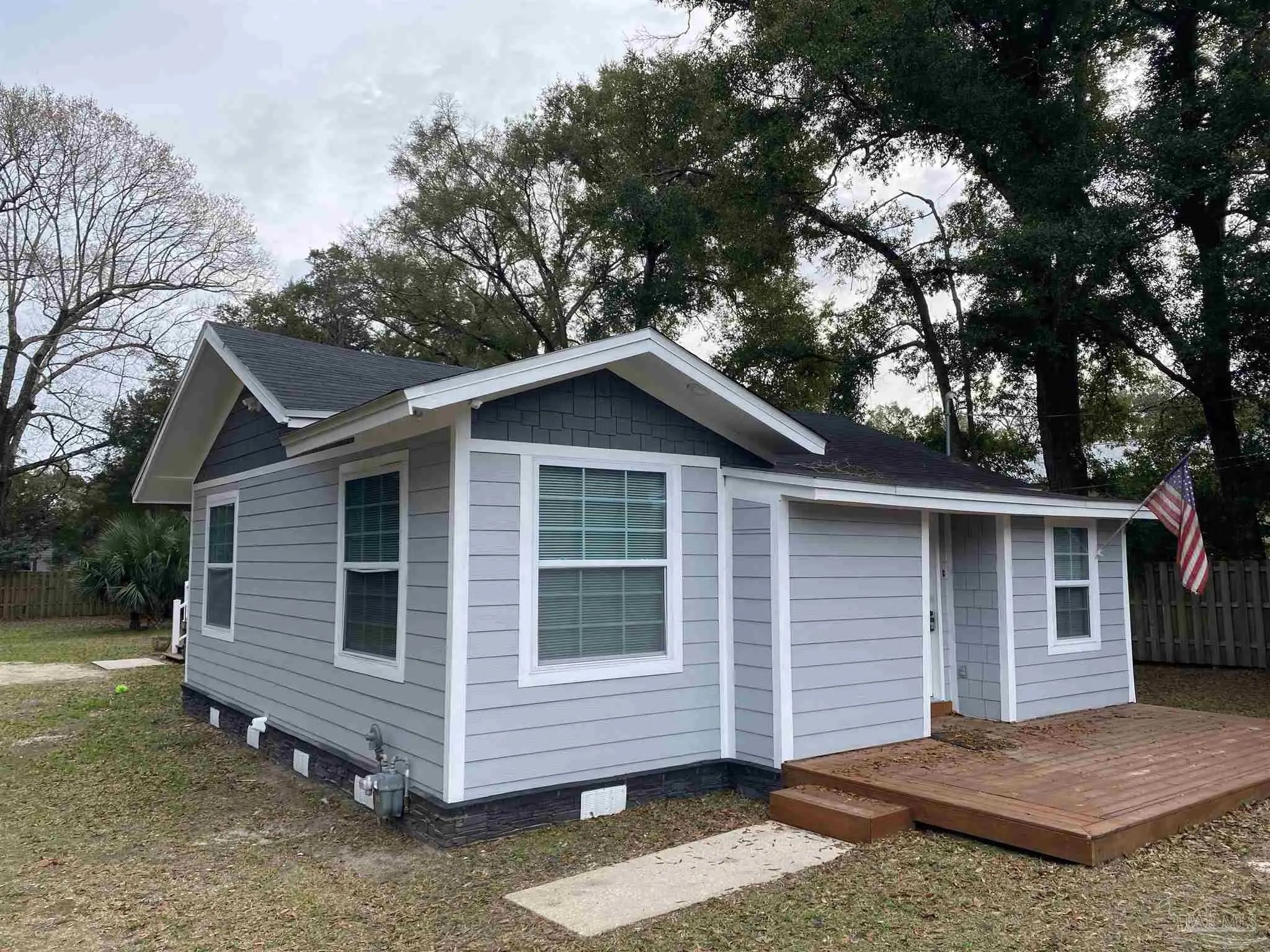 Photo of Listing #689129