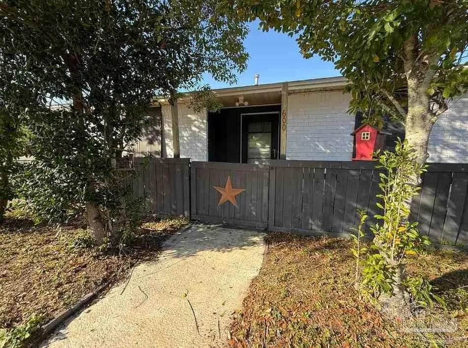 Photo of Listing #676765