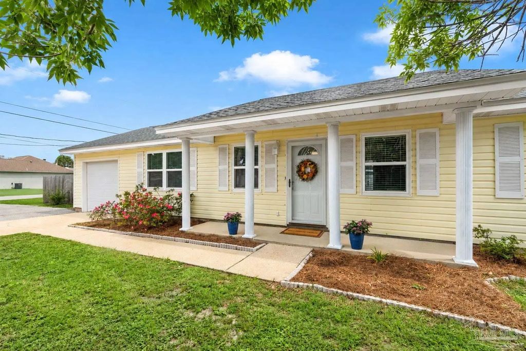 1462 Central Pkwy, Gulf Breeze