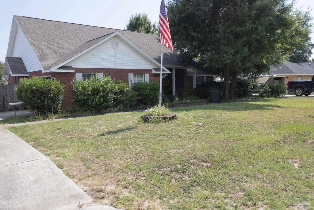 3009 Corsair Dr, Pensacola