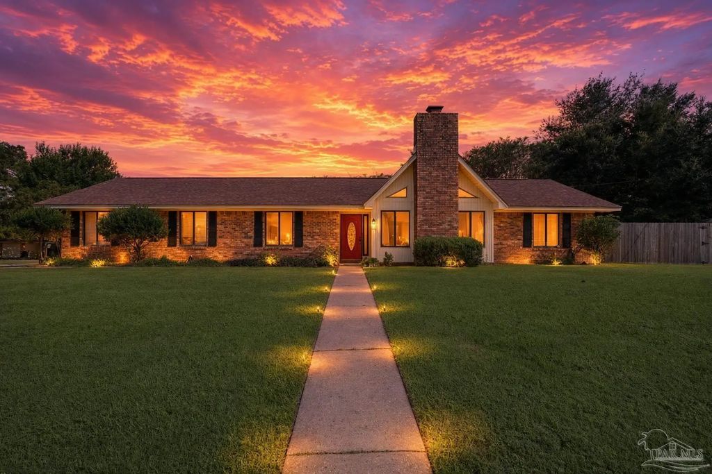 873 Valley Ridge Cir, Pensacola