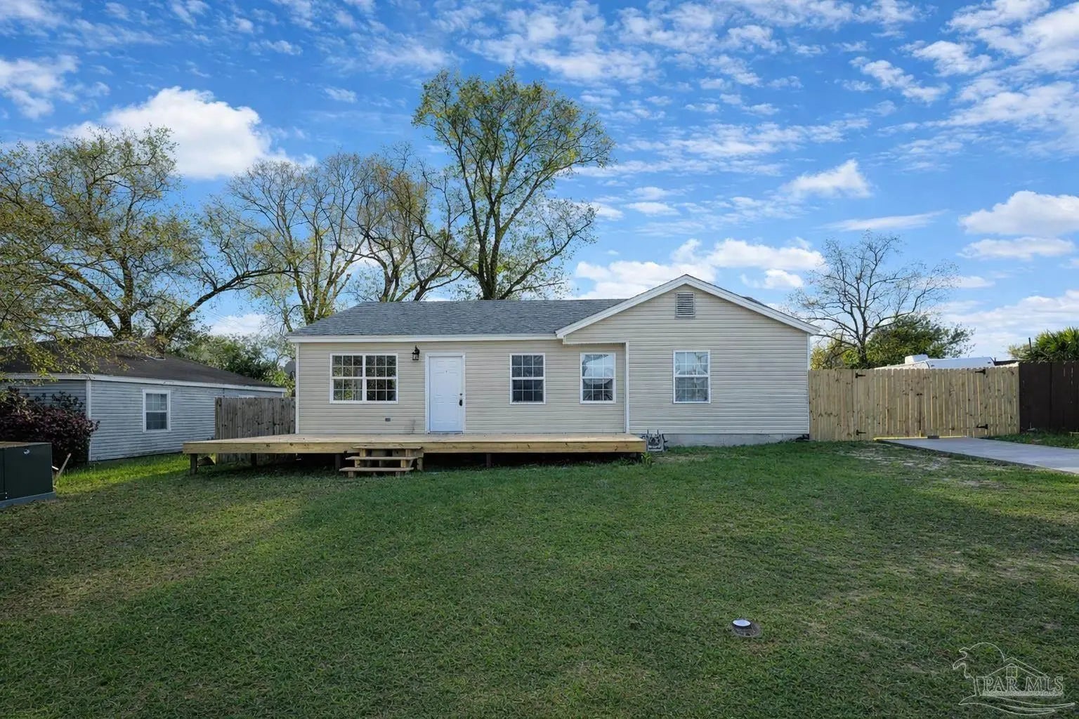 Photo of Listing #679221