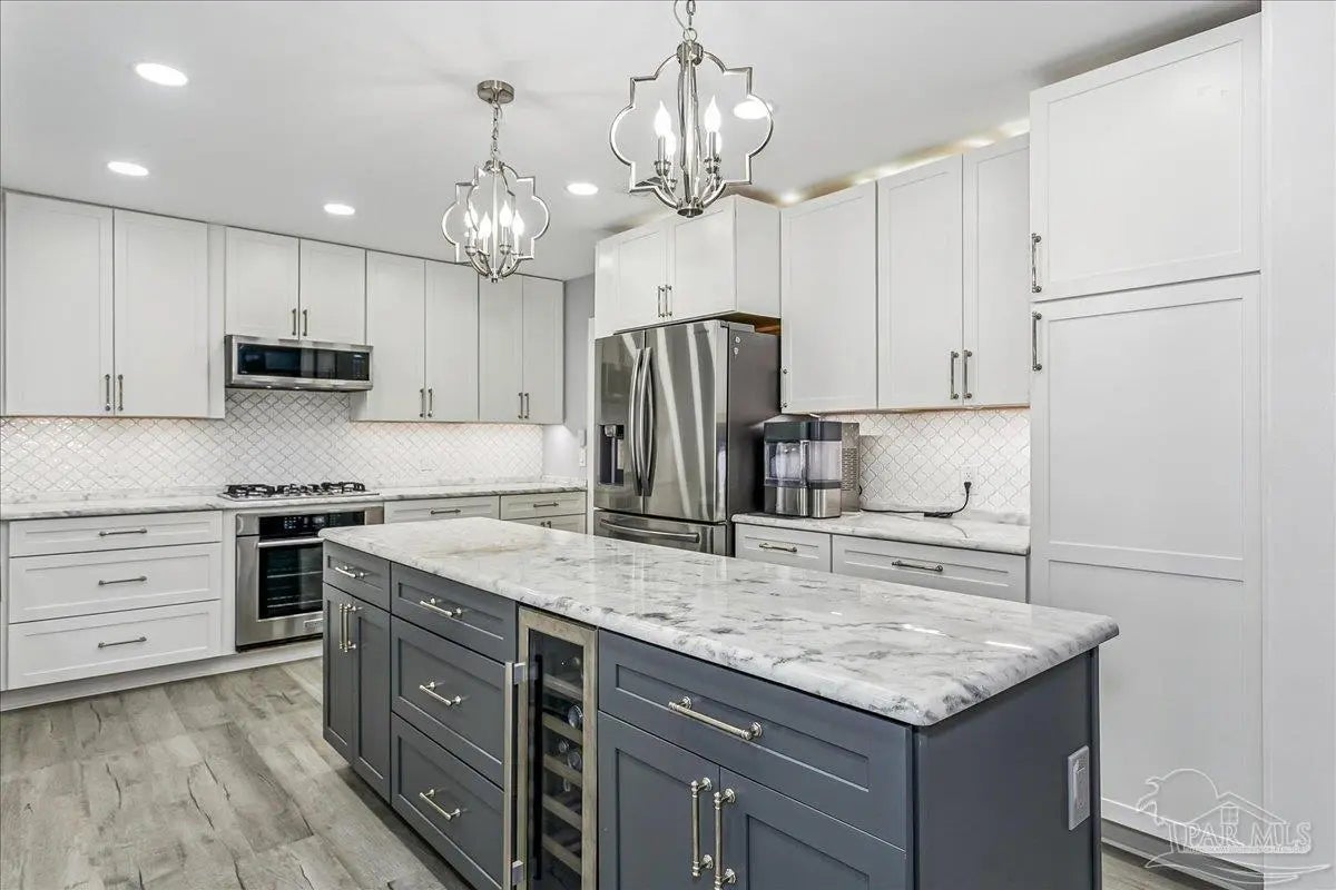 Photo of Listing #678498