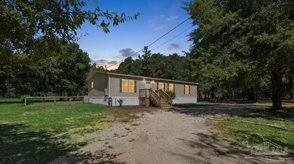 6885 Dora Lee Killam Rd, Century