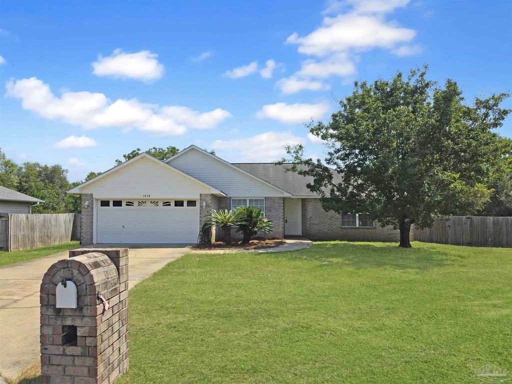1638 Dees Rd, Pensacola