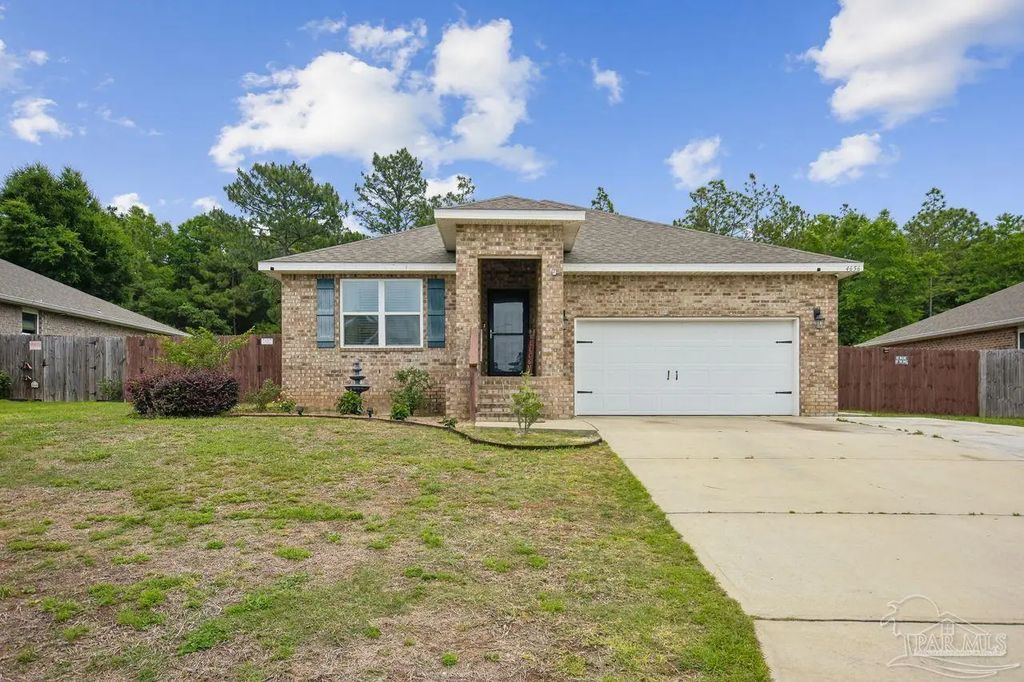 4656 Red Oak Dr, Milton