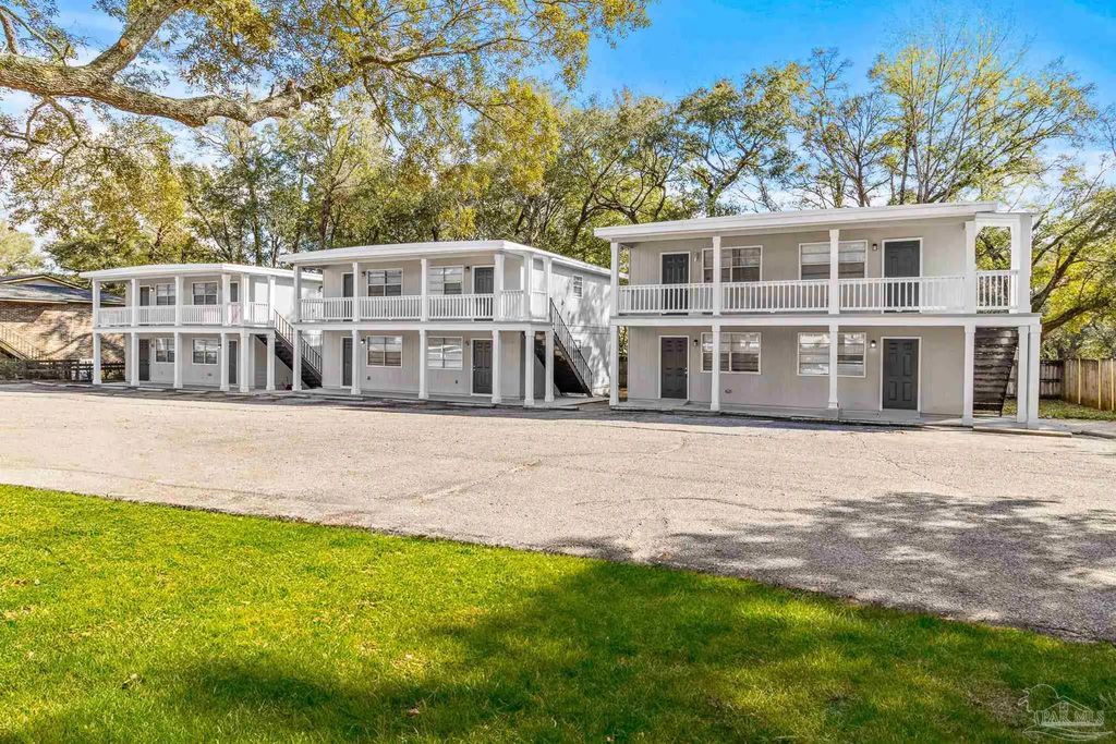 6631 Magnolia St, Milton