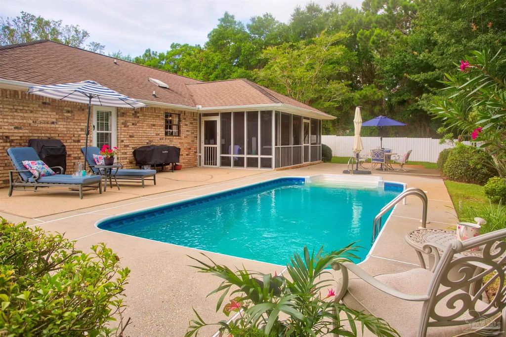 3716 Tiger Point Blvd, Gulf Breeze
