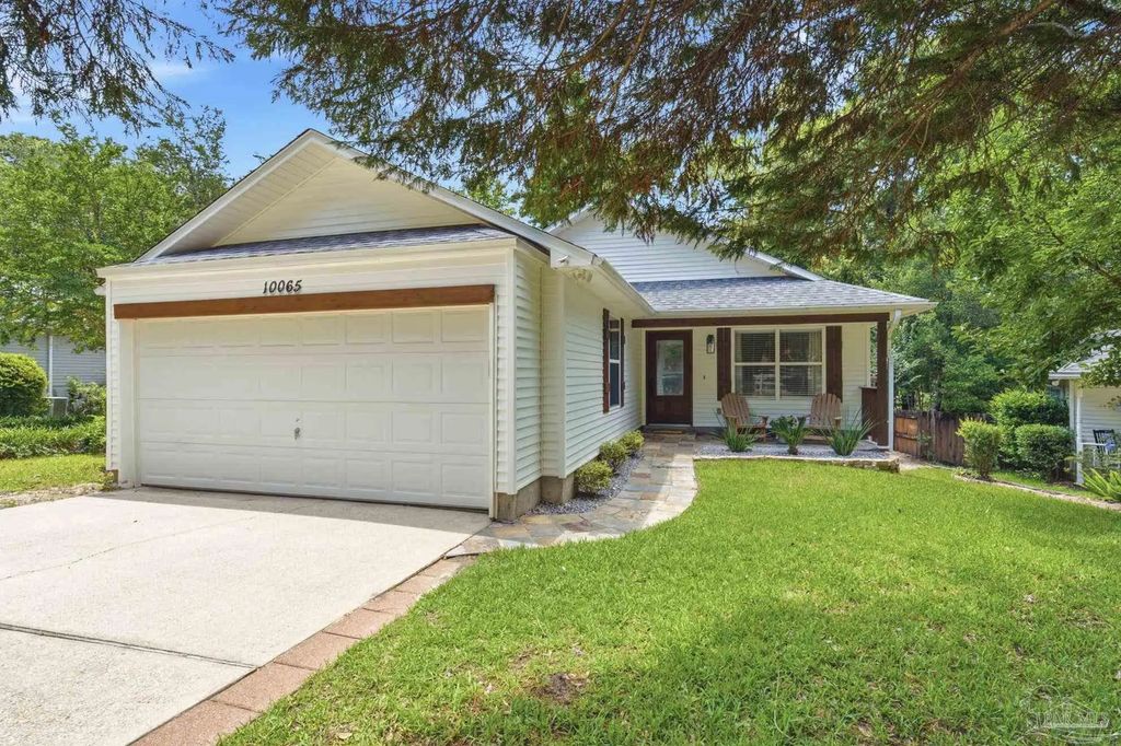 10065 Foxrun Rd, Pensacola