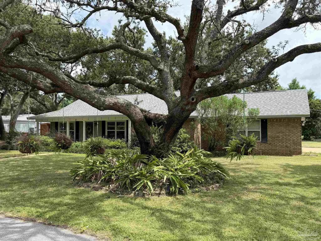 30 Gilmore Dr, Gulf Breeze