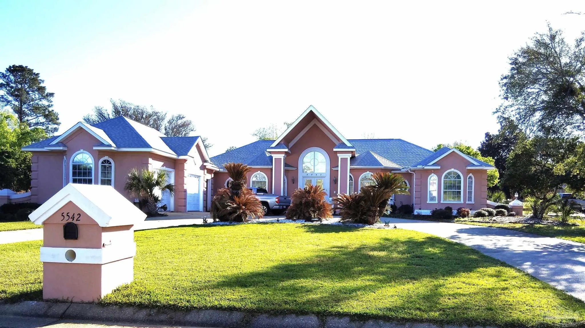 Photo of Listing #675971