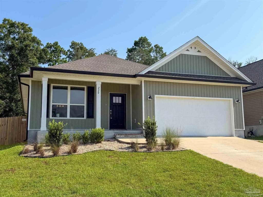 220 Camellia Dr, Cantonment