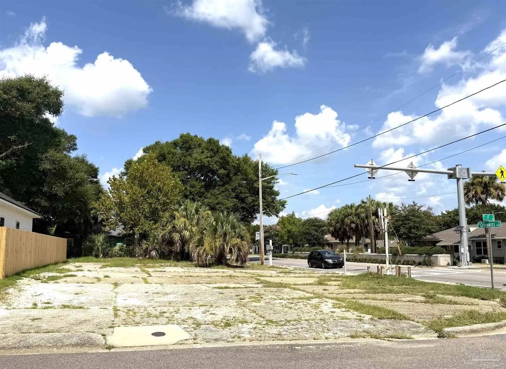 1203 W Cervantes, Pensacola
