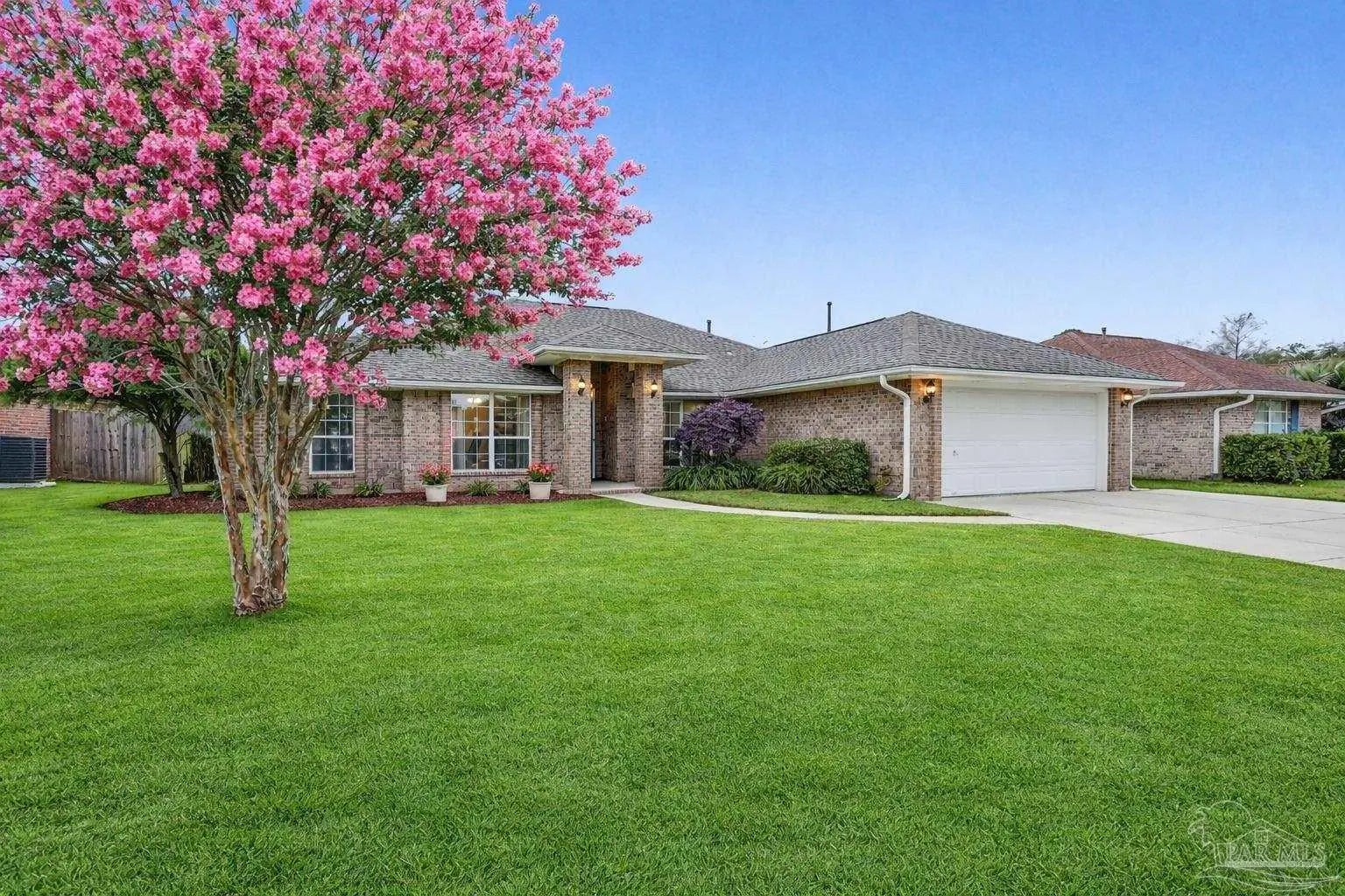 Photo of Listing #675669