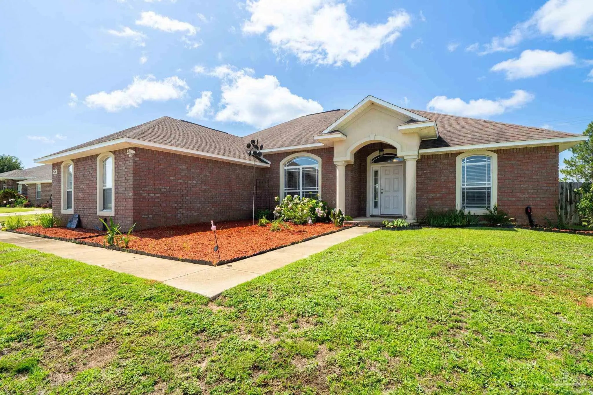 Photo of Listing #666518