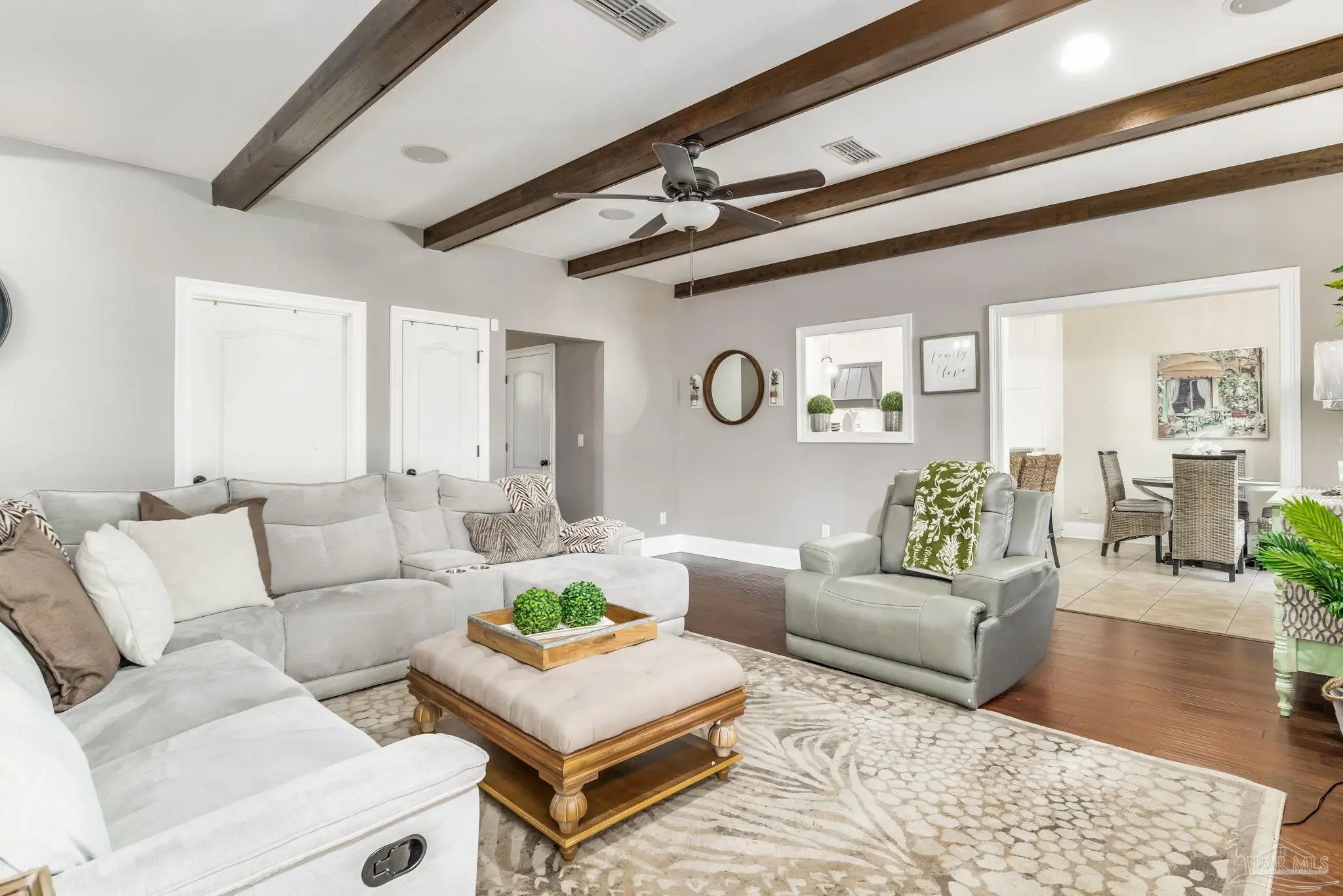 Photo of Listing #674754