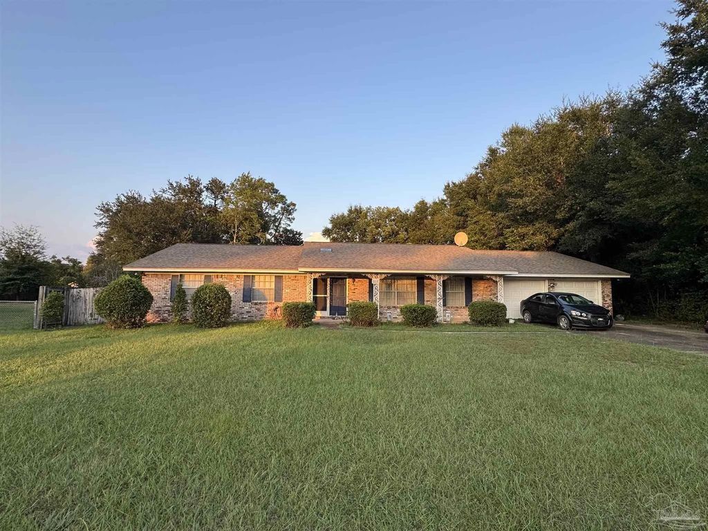 8280 Fordham Dr, Pensacola
