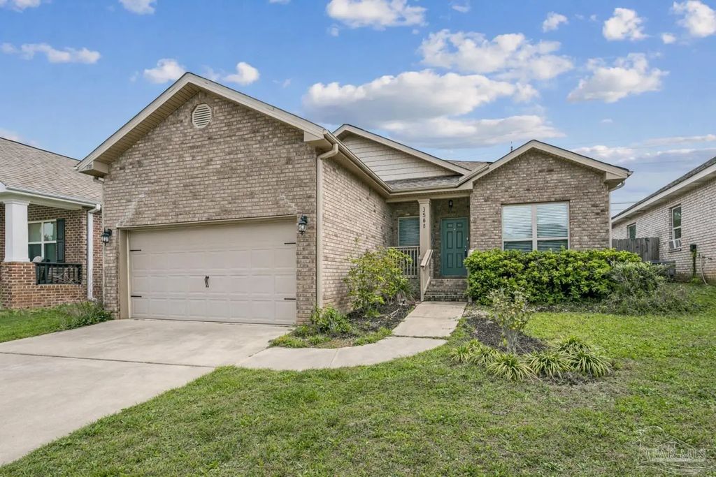 3588 Whitetail Ln, Pensacola