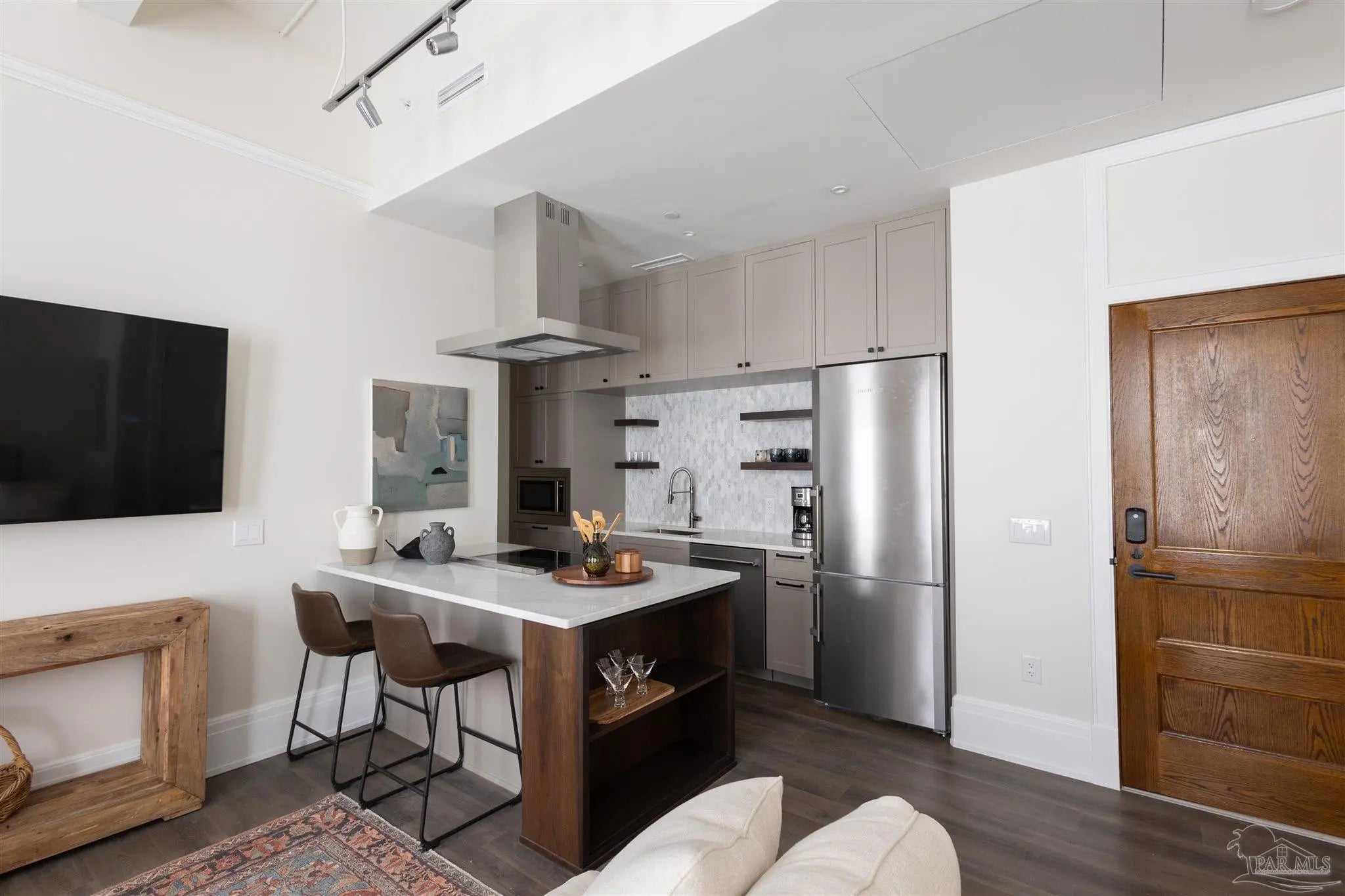 Photo of Listing #677146