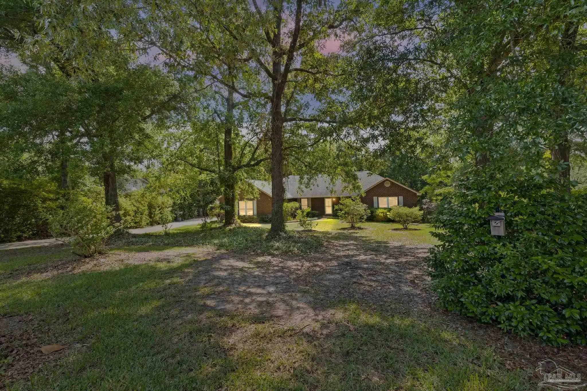 Photo of Listing #665493