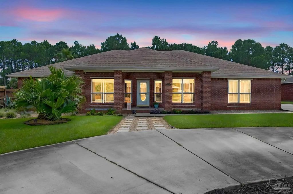 7513 Frankfort St, Navarre