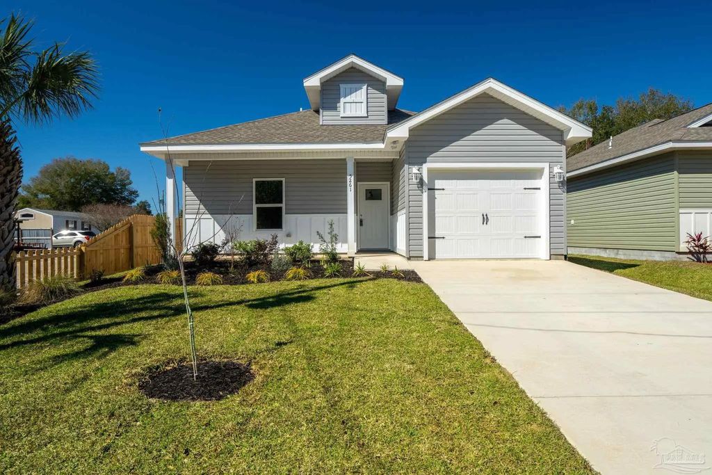 5261 Plateau Rd, Pensacola