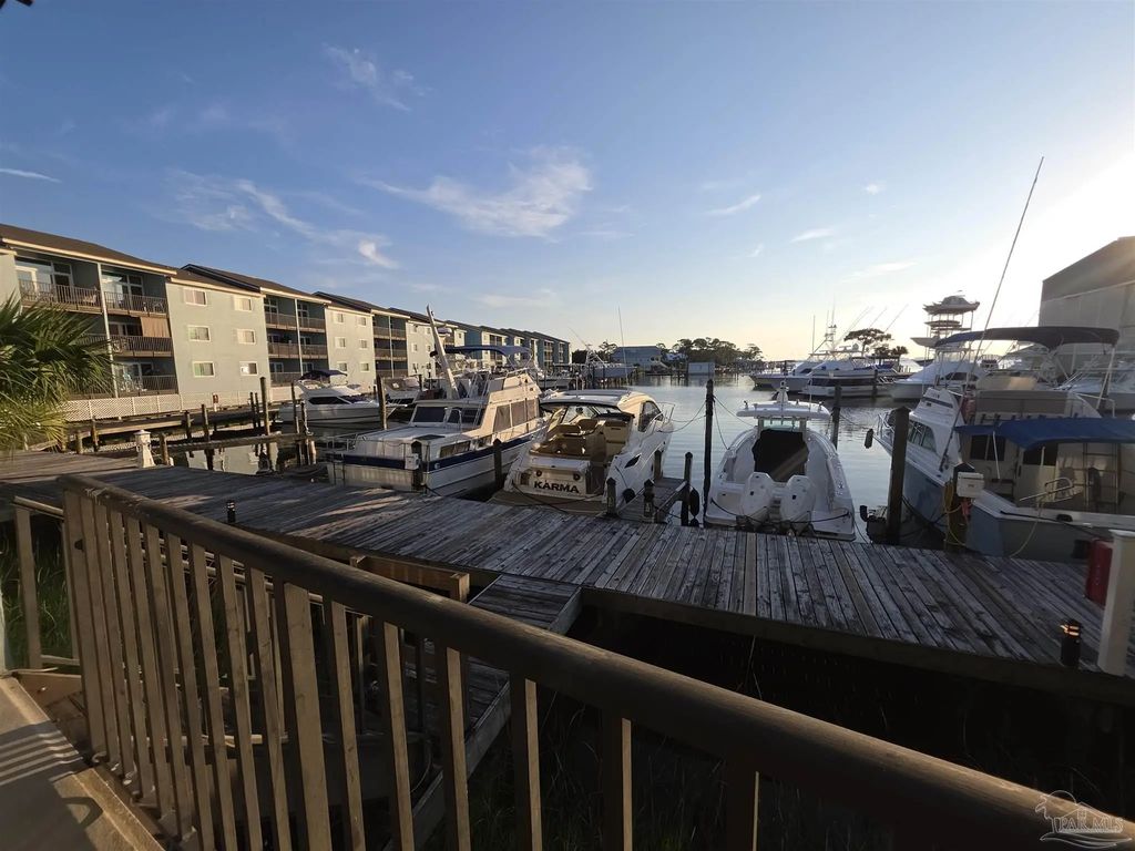 14100 River Rd #135, Pensacola