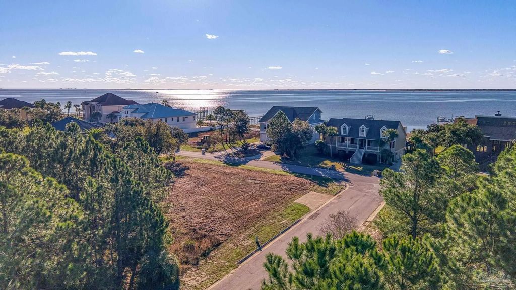 4162 Madura Rd, Gulf Breeze