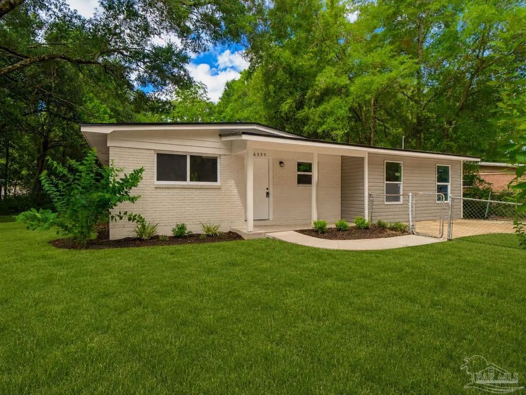 6559 Julia Dr, Milton