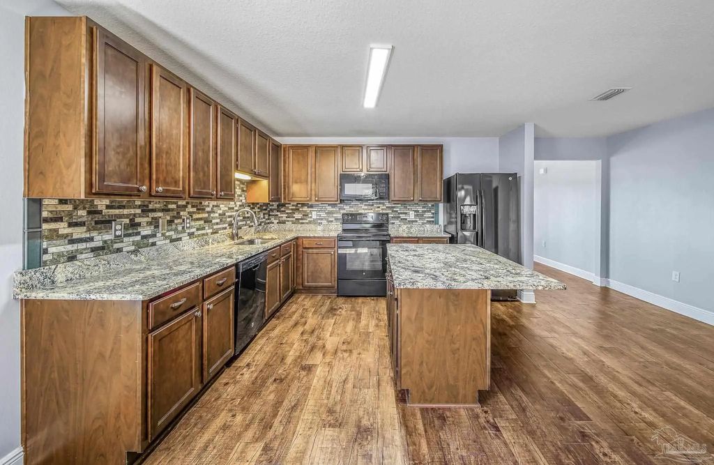 6052 Whisper Creek Blvd, Milton