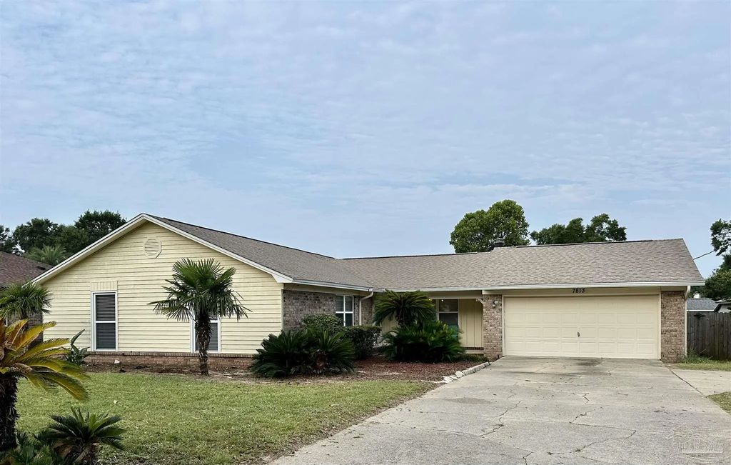 7813 Charter Oaks Dr, Pensacola