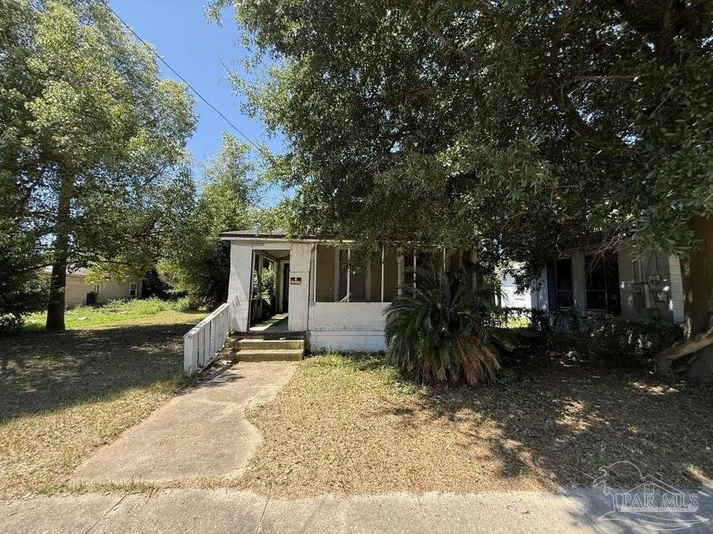 909 N 6th Ave, Pensacola