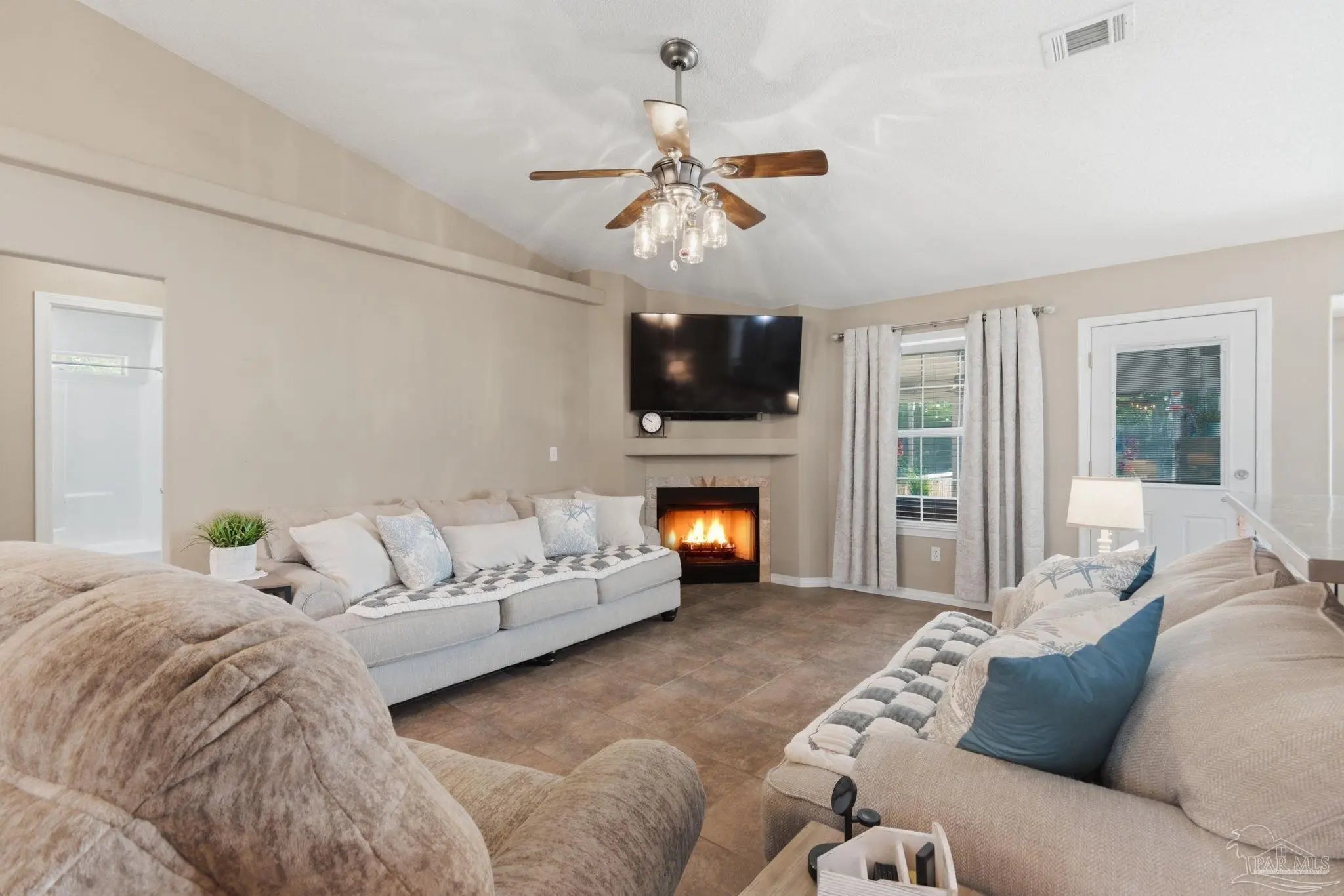 Photo of Listing #680108